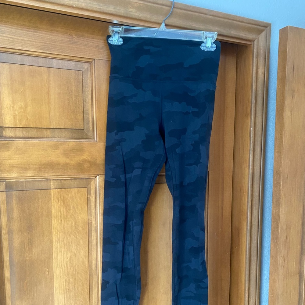 Lululemon Align high rise Leggings, size 6T, color deep coal camo